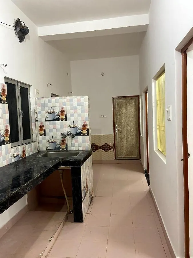 Garuda Guest House Varanasi 0*,